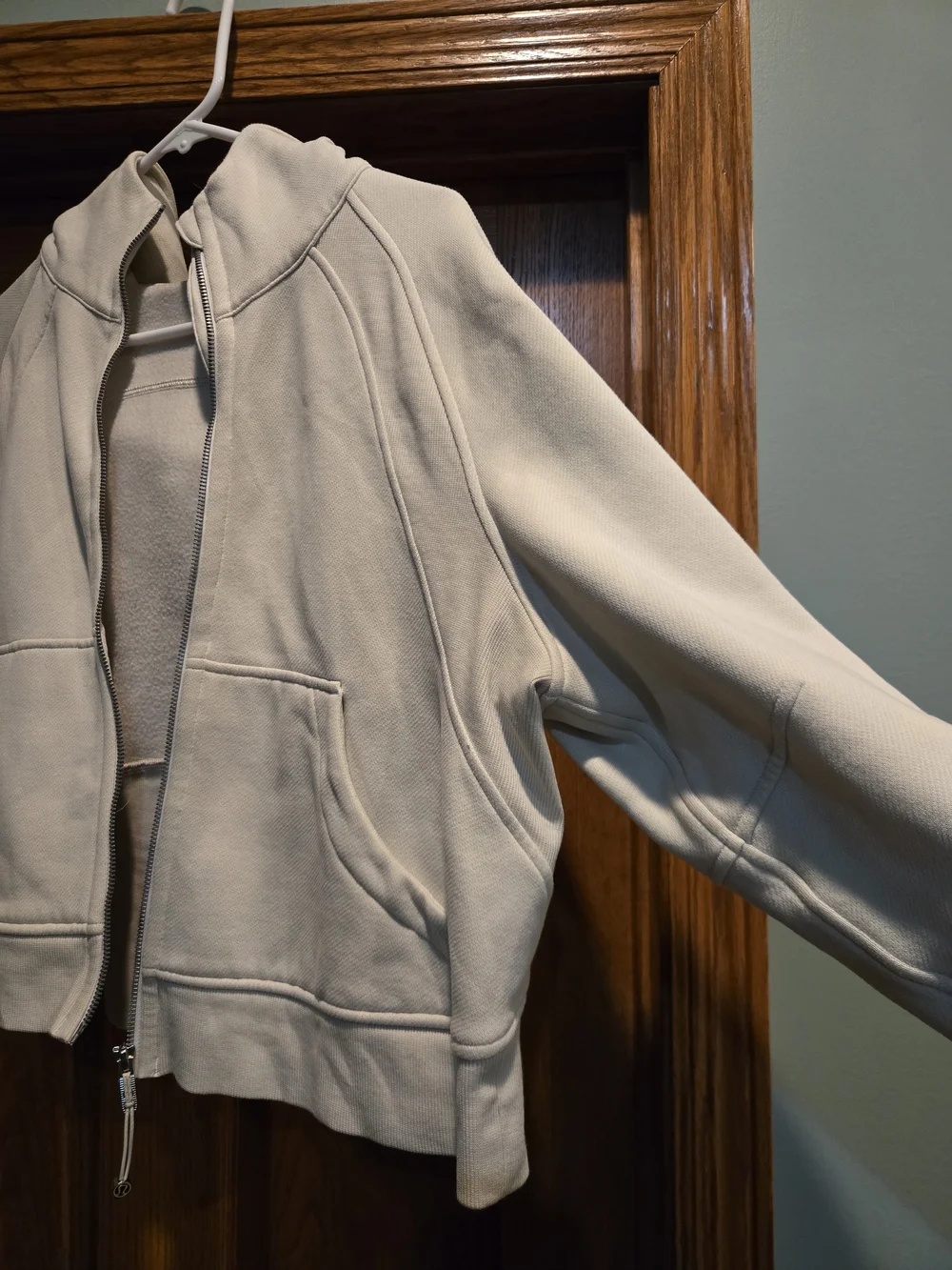 Lululemon athletica, Scuba, Light Cream Zip Hoodie